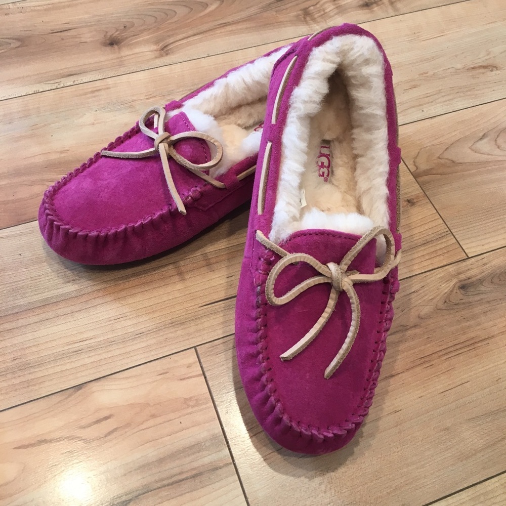UGG Dakota Red Violet Slippers size 6